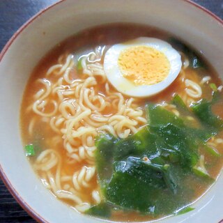 わかめと卵のラーメン